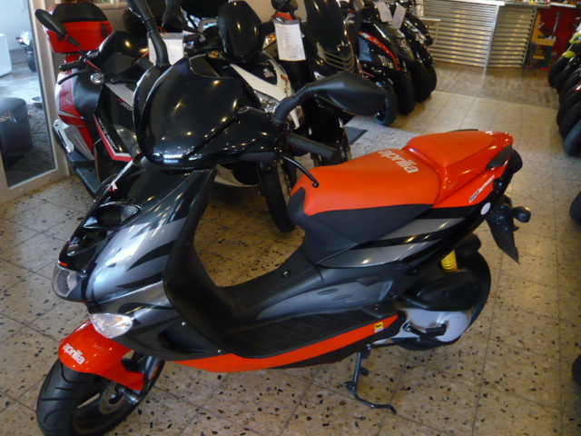 Aprilia - Aprilia SR 50ccm Lc Street 