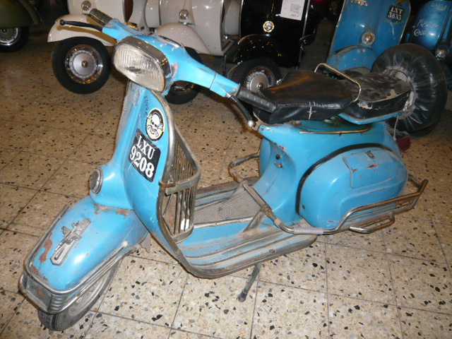 Vespa Restaurationsobjekte - Vespa Sprint VBC 150ccm