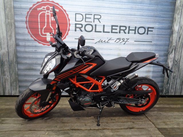 KTM Duke 125 E5 Versand kostenlos - DER-ROLLERHOF