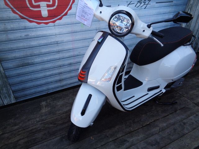 Vespa GTS 125 SuperSport RST Mod. 2023 - DER-ROLLERHOF