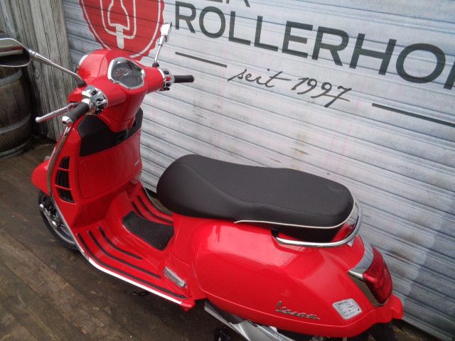 Vespa GTS 300 HPE RED RST Mod. 2023 sofort - DER-ROLLERHOF