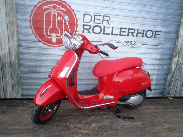 Vespa GTS 300 HPE RED RST Mod. 2023 sofort - DER-ROLLERHOF