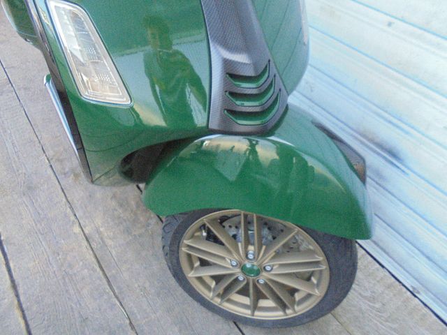 VESPA GTS 125 SuperSport RH-EDITION Porsche Irishgreen