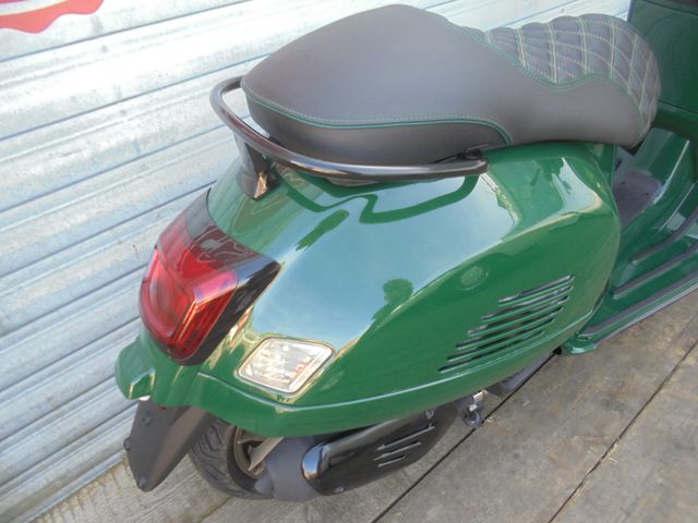 VESPA GTS 125 SuperSport RH-EDITION Porsche Irishgreen