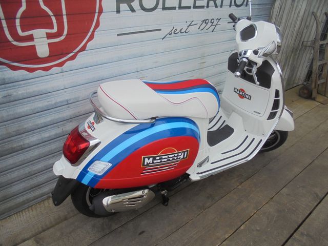 VESPA GTS 125 Super Martini Design