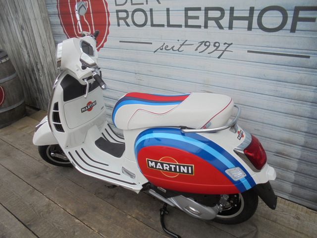 VESPA GTS 125 Super Martini Design