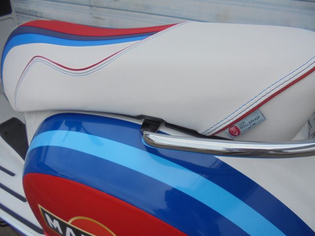 VESPA GTS 125 Super Martini Design