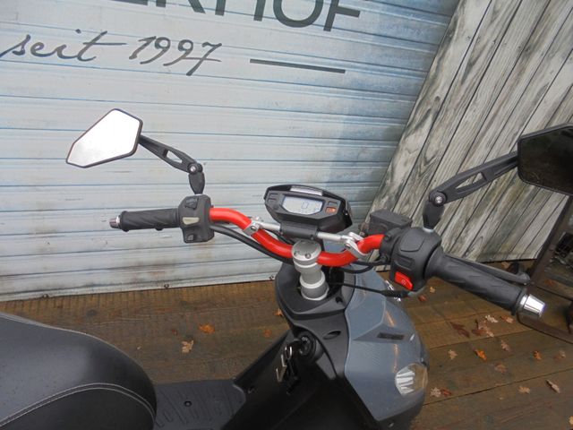 PEUGEOT Kisbee 50 4T Streetzone Mofa 25-45 Km/h