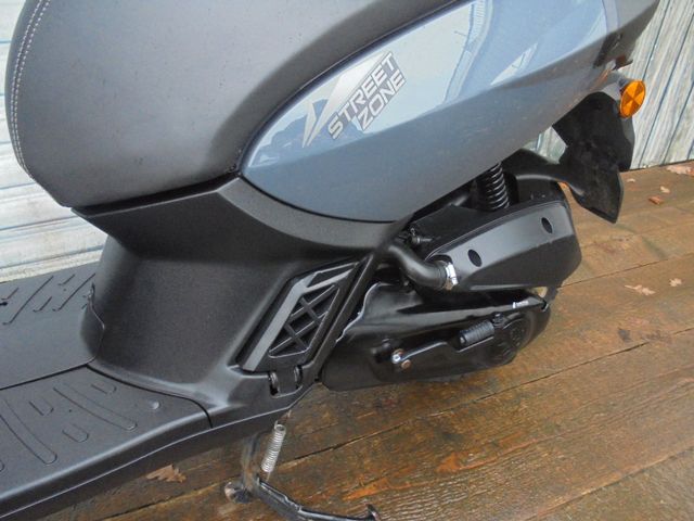 PEUGEOT Kisbee 50 4T Streetzone Mofa 25-45 Km/h