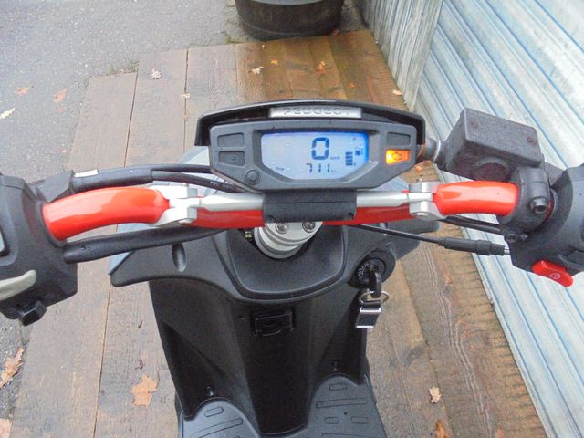 PEUGEOT Kisbee 50 4T Streetzone Mofa 25-45 Km/h