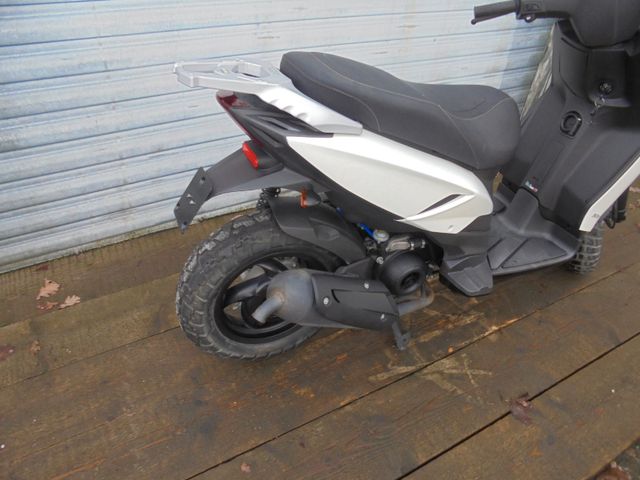 PIAGGIO New TPH 50ccm 2 Takt