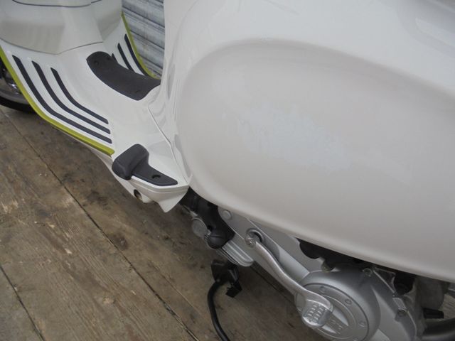 VESPA Primavera 50 4 Takt