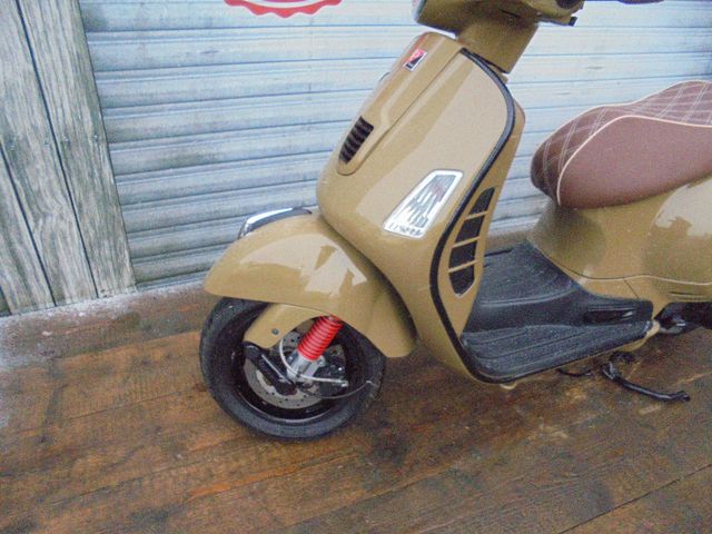 VESPA GTS 300 Super Sport look