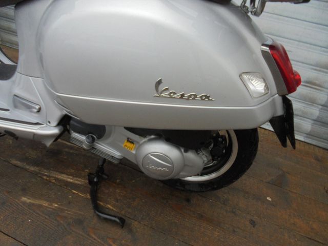 VESPA GTS 300 IE 60 Jahre Vespa