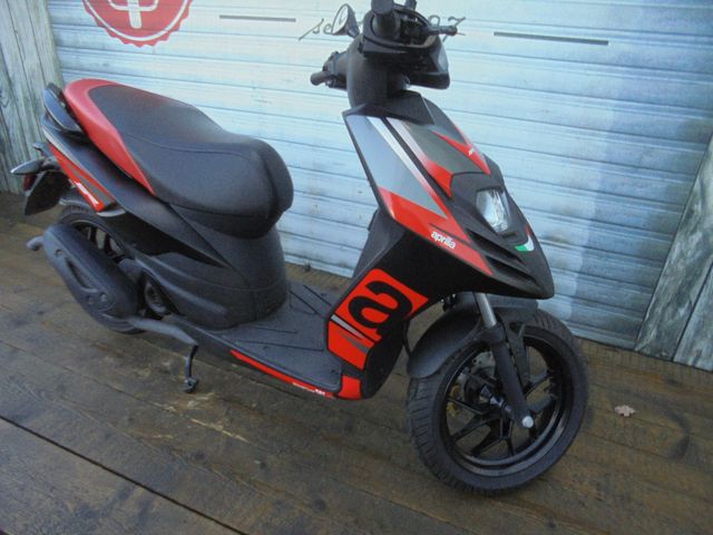 APRILIA SR Motard 50 2T Mofa 25 oder 45 Km/h