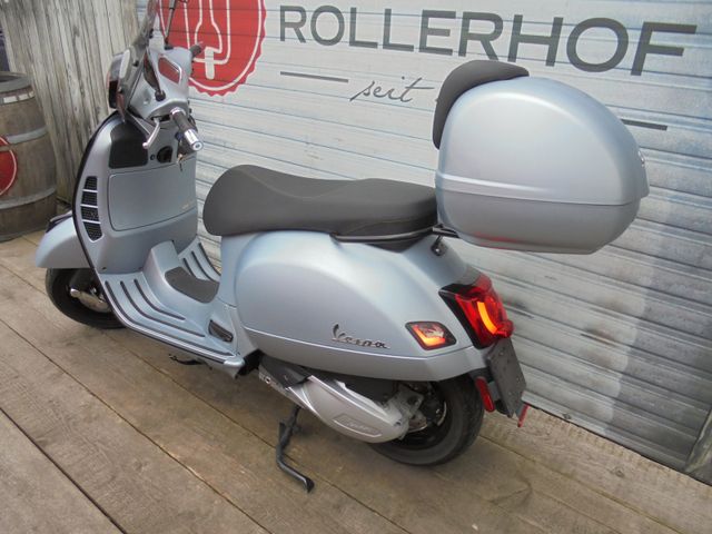 VESPA GTS 300 Super Tech E5 all black