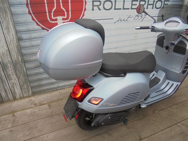 VESPA GTS 300 Super Tech E5 all black