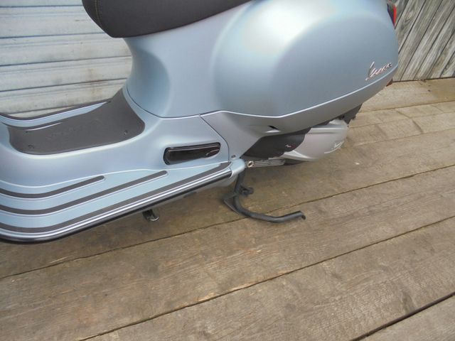 VESPA GTS 300 Super Tech E5 all black