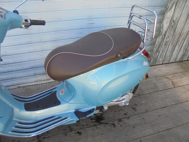 VESPA Primavera 50 4 Takt 70 Jahre