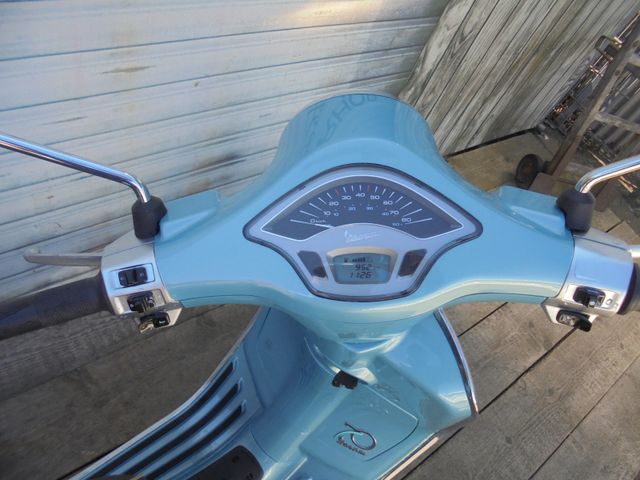 VESPA Primavera 50 4 Takt 70 Jahre