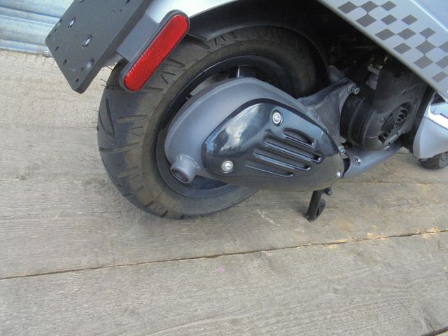 VESPA LX 125 4 Takt