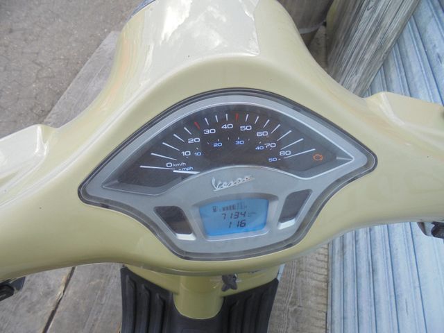 VESPA Primavera 50 4 Takt Iget 75 Jahre