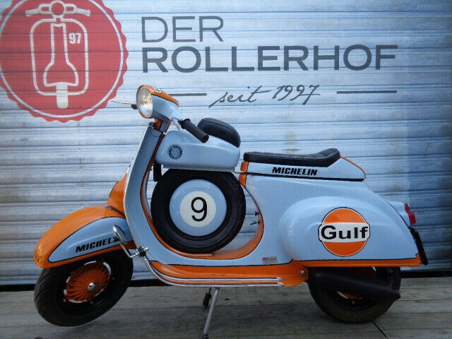 Vespa 50 S im SS Gulf Style