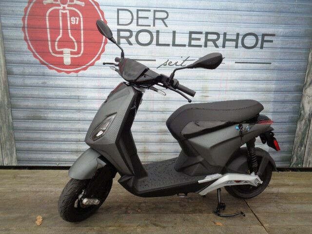 Piaggio 1 SR E5 45 km/h Elektroroller