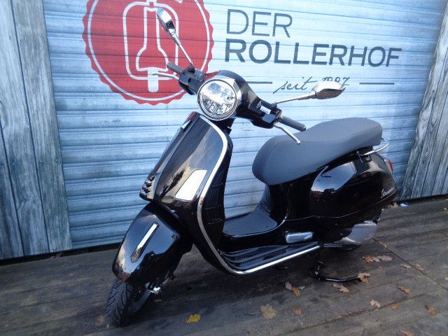 Vespa GTS 300 Schwarz RST Mod. 2023 sofort