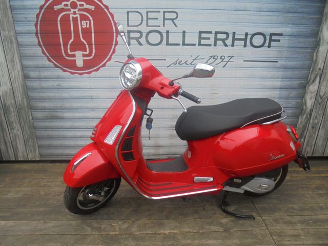 Vespa GTS 125 Super RST Delle