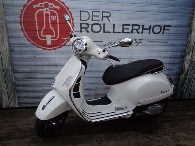 Vespa GTS 300 Super RST MY23 AKTION inkl. Versand