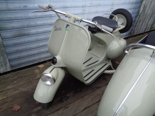 Vespa Vespa 125 Faro Basso Gespann original Beiwagen