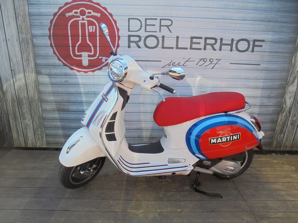 Vespa GTS 125/300 Super RST MARTINI Racing Aktion*