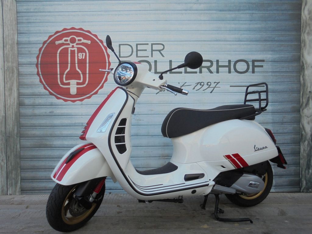 Vespa GTS 125 Racing Sixties