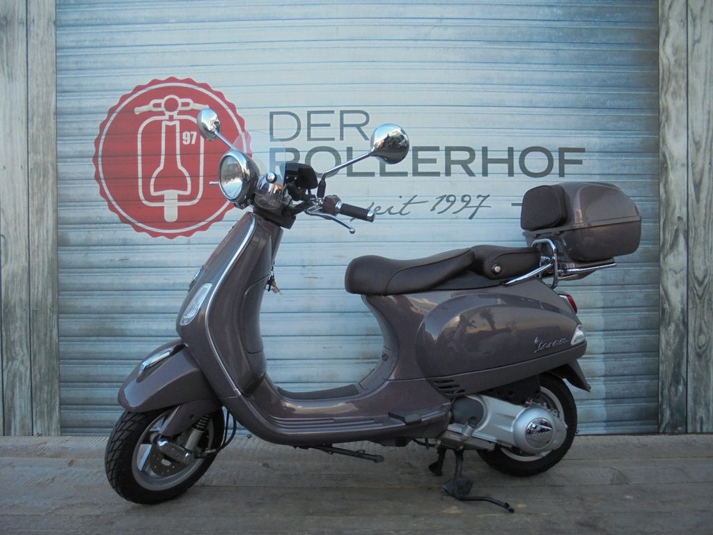 Vespa LXV 125 ccm IE via della Moda