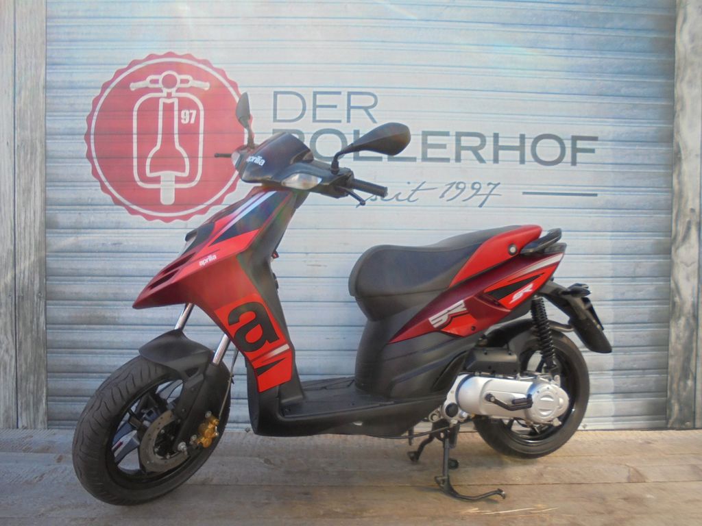 Aprilia SR Motard 50 2T Mofa