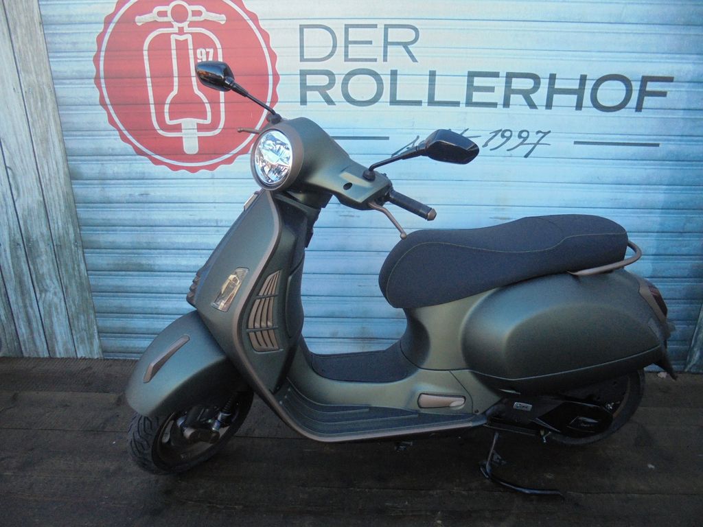 Vespa GTS 125 Super Sport RH Edition MATT GREEN