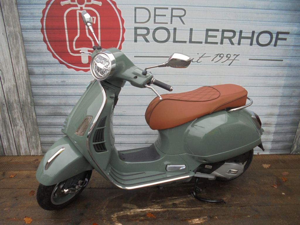 Vespa GTS 125 Super RH Edition SAFARI GREEN