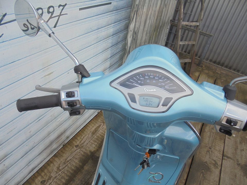 Vespa Primavera 50 4 Takt 70 Jahre Sondermodel NR 449