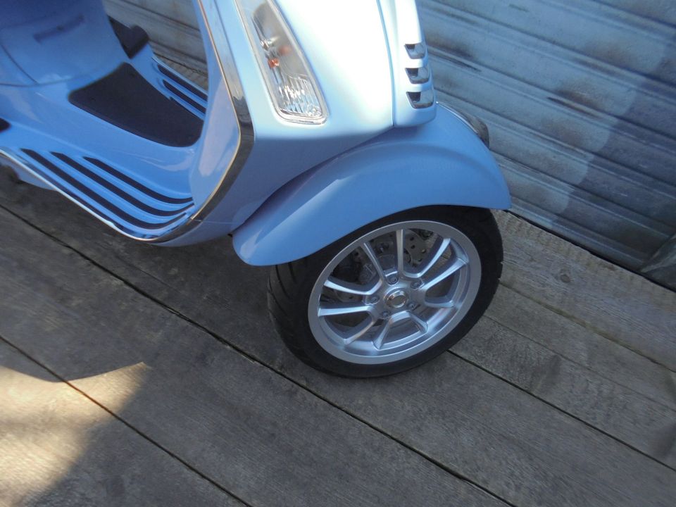 Vespa Primavera 50 iGet 4 Takt wie neu NR 302