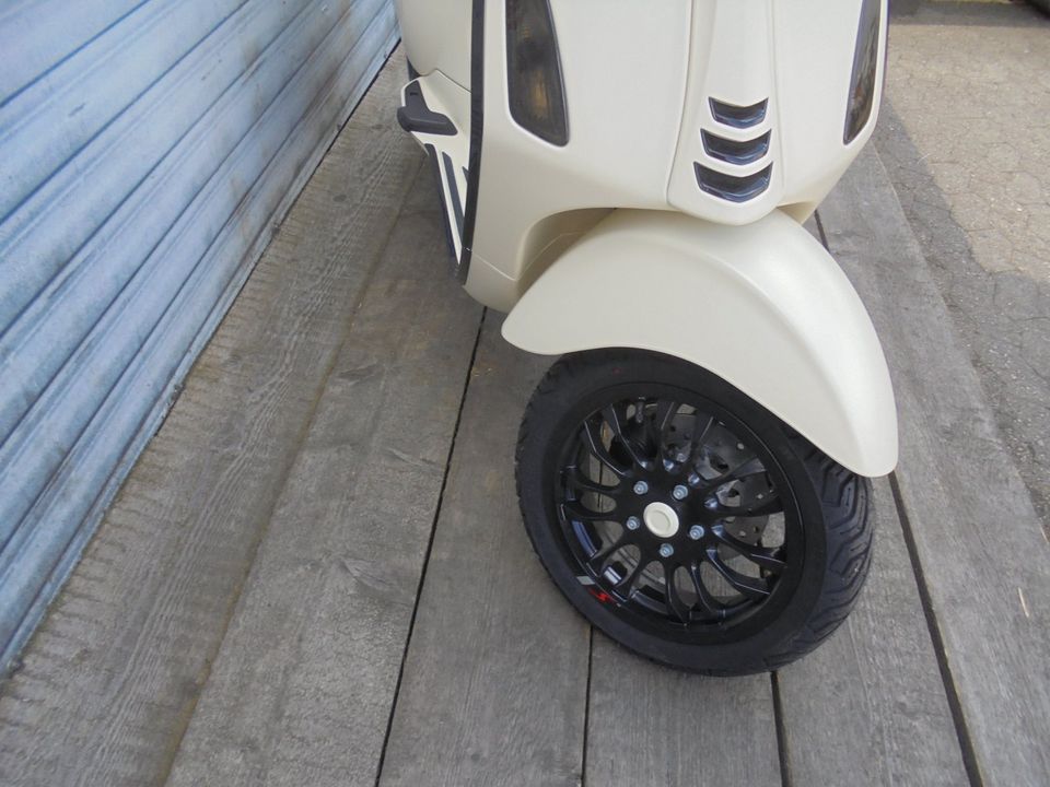 Vespa Sprint RH Edition Mercedes AMG matt beige 50 E5