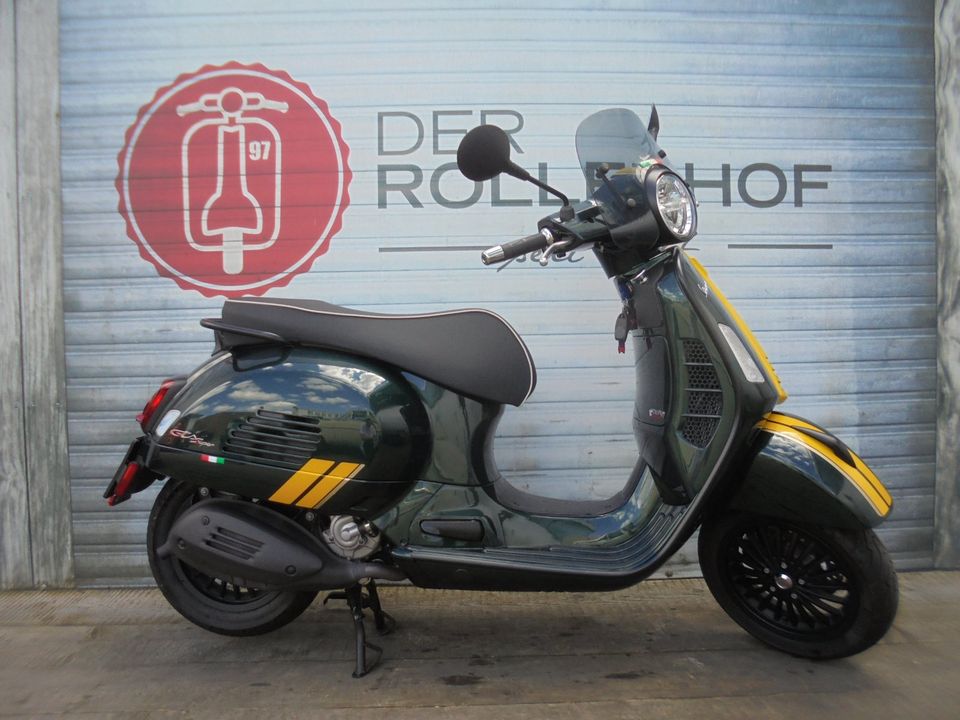 Vespa GTS 300 Racing Sixties NR 244