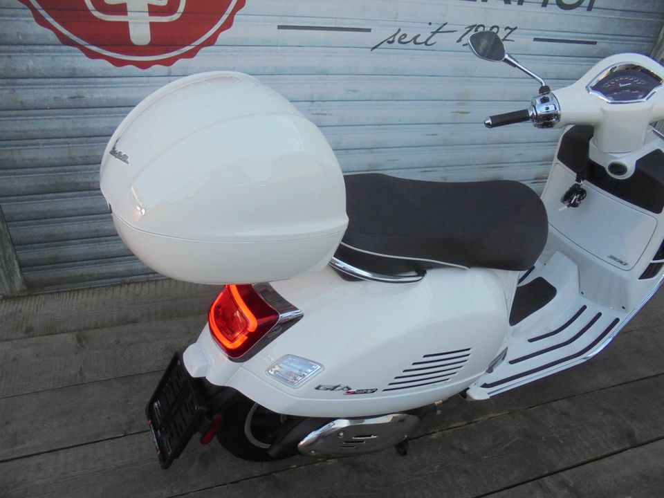 Vespa GTS 300 Super E5 NR192