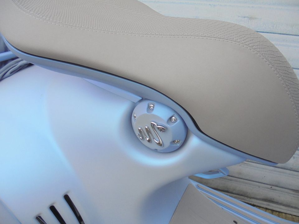 Vespa 946 125 Snake Edition E5