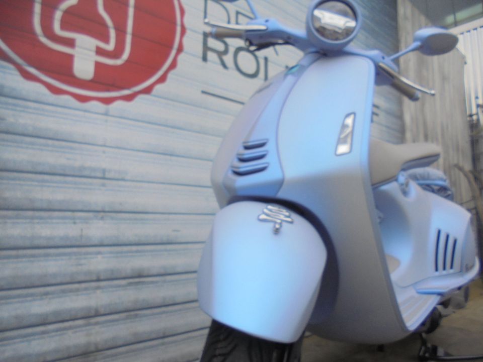 Vespa 946 125 Snake Edition E5
