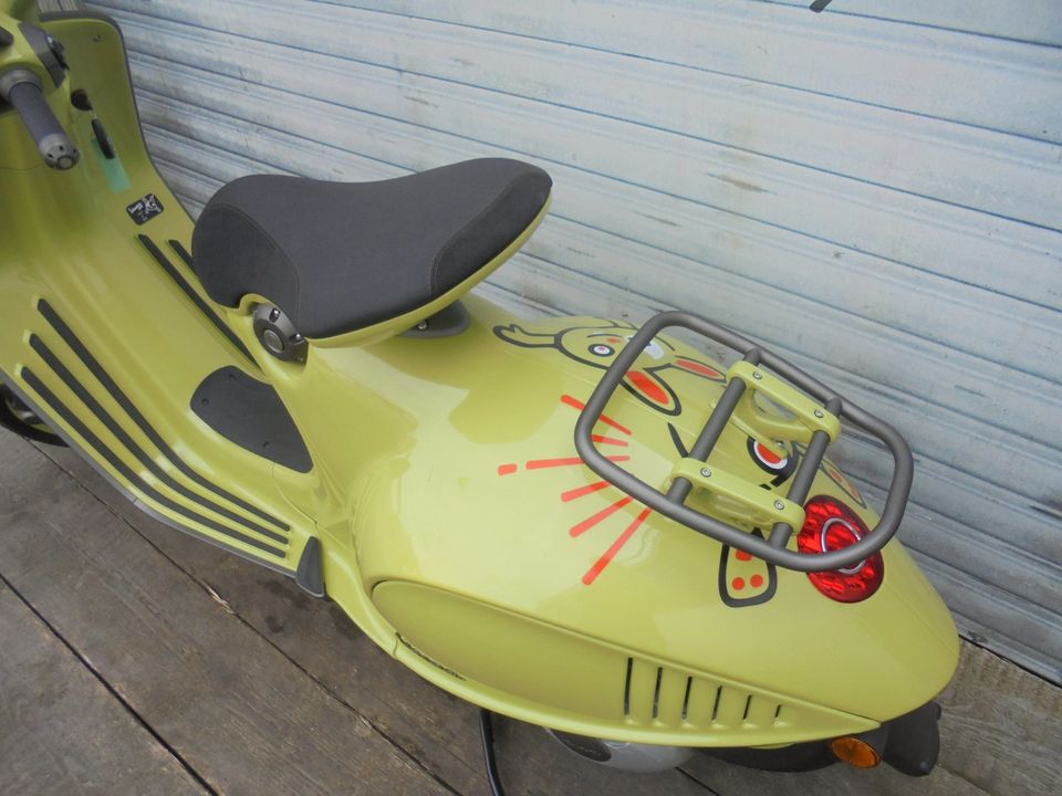 Vespa 946 125 Bunny Edition E5