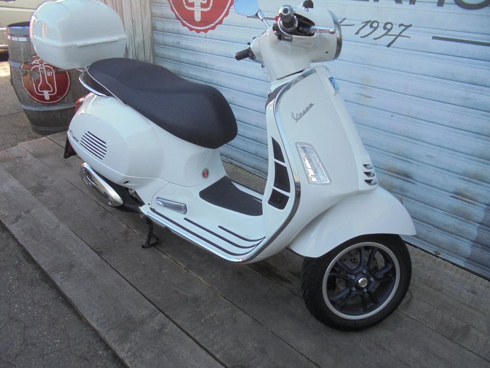 Vespa GTS 300 Super E5 NR192