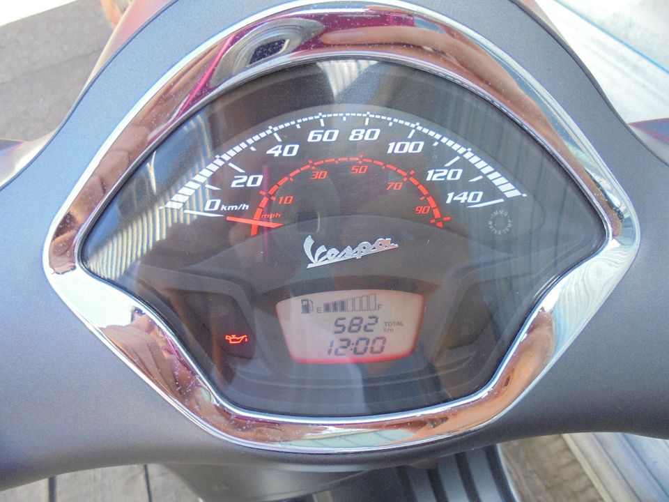 Vespa GTS 300 SuperSport RST NR 245