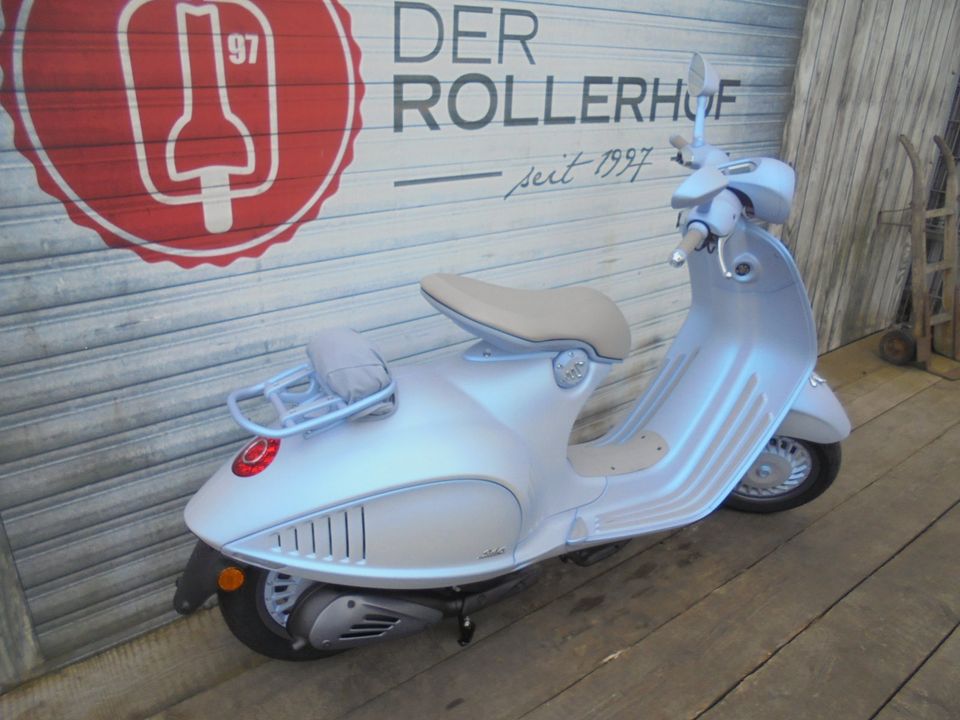 Vespa 946 125 Snake Edition E5