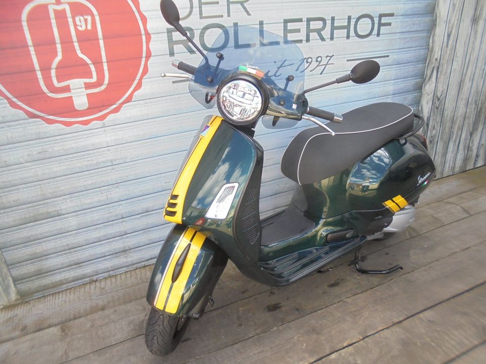 Vespa GTS 300 Racing Sixties NR 244
